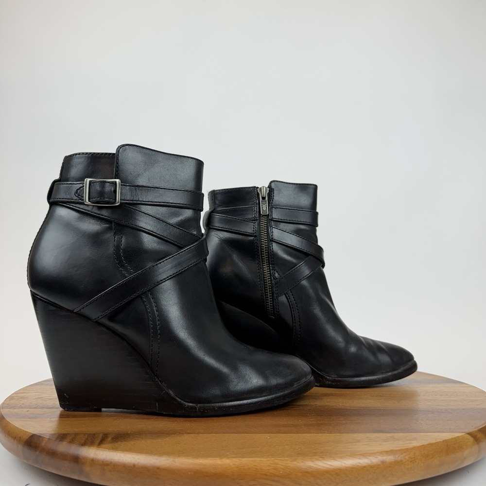 Womens Frye‎ Cece Black Leather Buckle Ankle Wedge Boots Booties Size 8 M